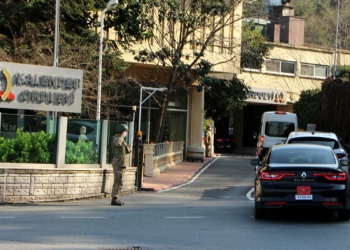 Bakan Akar ev sahipliğinde üçlü toplantı