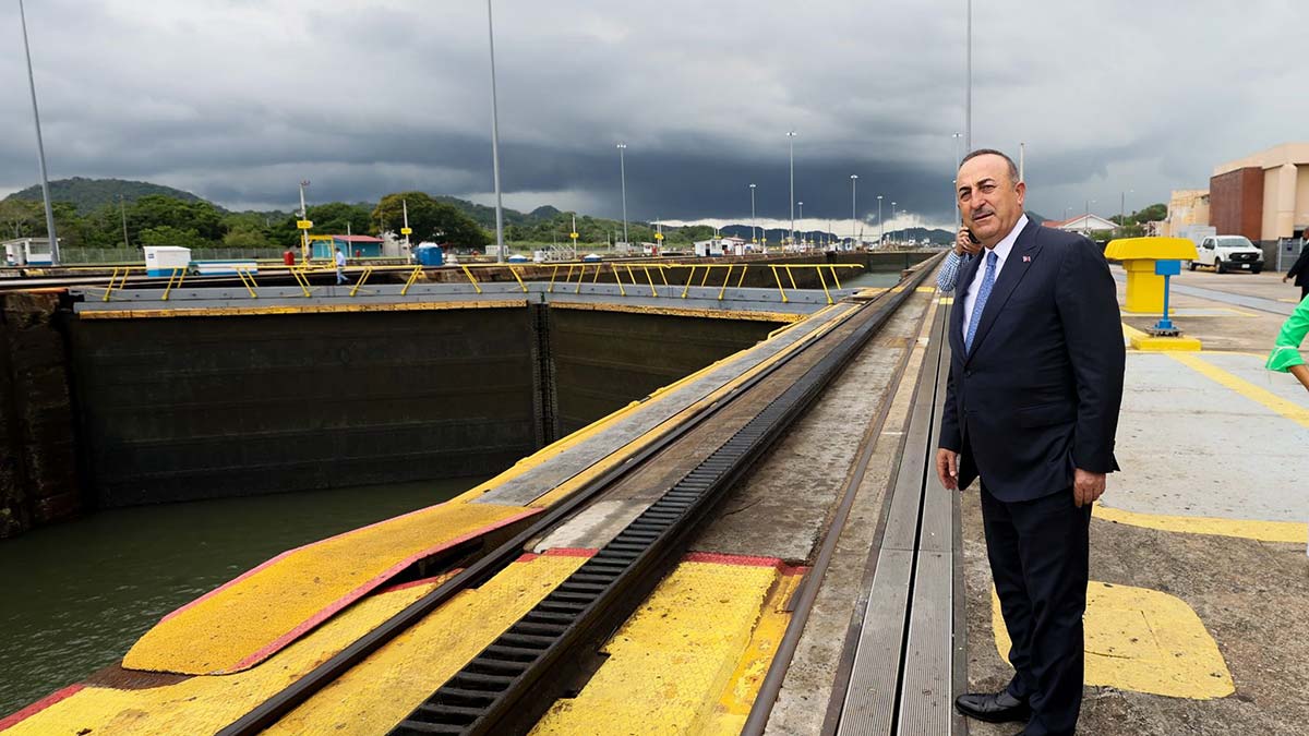 Bakan Çavuşoğlu, Panama Kanalı’nı inceledi