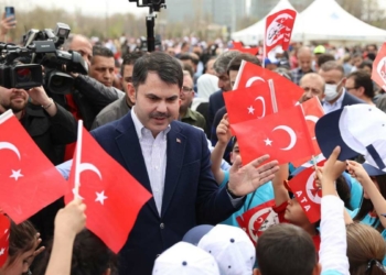 Bakan Kurum, Çevre ve Çocuk Şenliği'ne katıldı