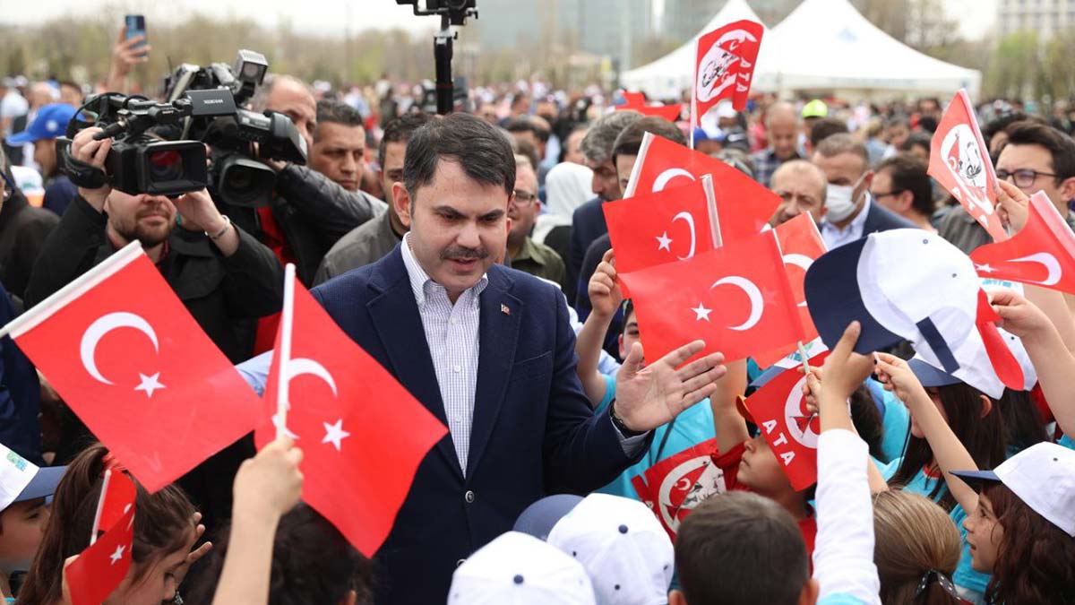 Bakan Kurum, Çevre ve Çocuk Şenliği'ne katıldı