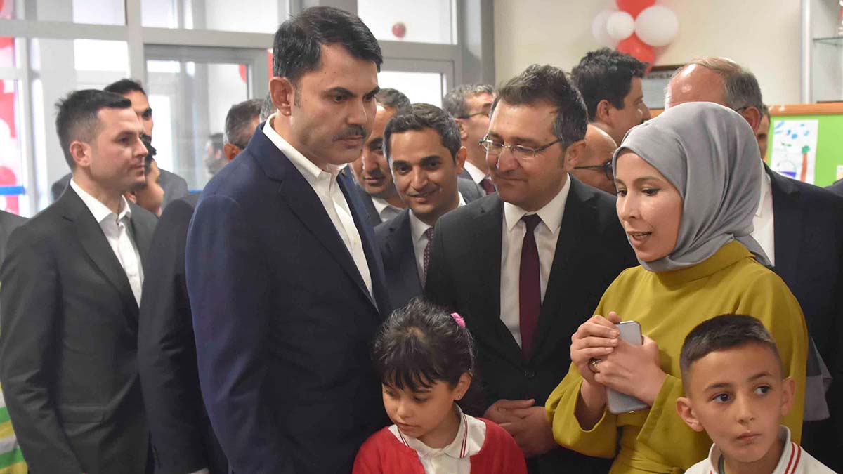 Bakan Kurum: Eğitime yatırım yapmaya mecburuz