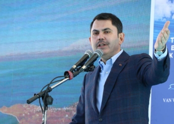 Bakan Kurum Van'da yeni konutlar için müjde verdi