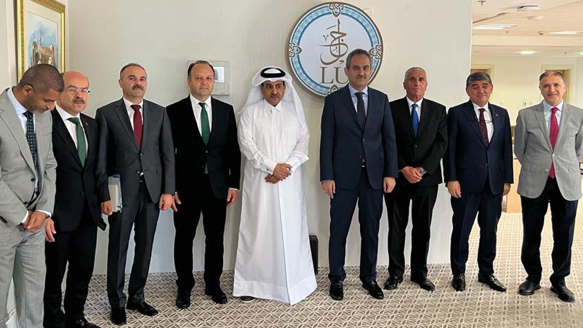 Bakan Özer, Katarlı Al-Nuaimi ile bir araya geldi