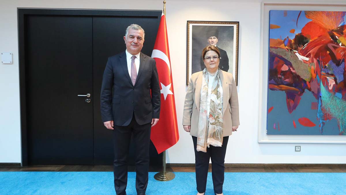 Bakan Yanık, Berlin Büyükelçiliği iftarında