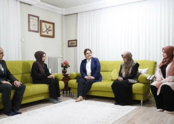 Bakan Yanık, şehit ailelerini ziyaret etti
