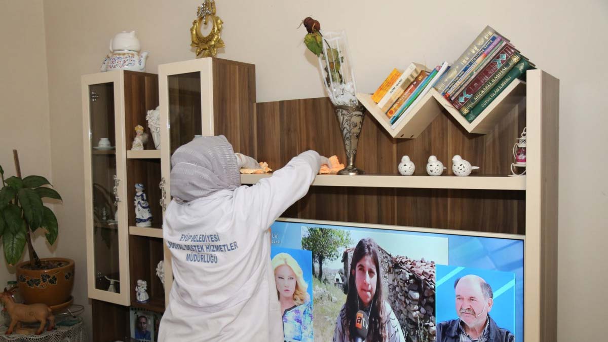 Bayram öncesi vatandaşlara evde temizlik hizmeti