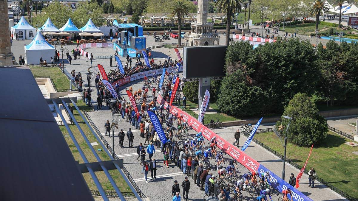Bisiklet Turu'nun İzmir-Manisa etabı koşuldu