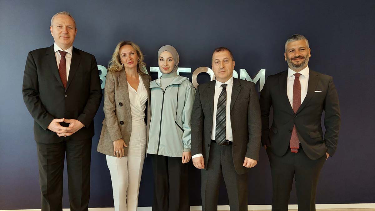 Blatform, tekvandocu Kübra Dağlı’ya sponsor oldu 