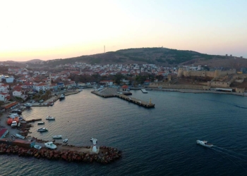 Bozcaada’da bazı feribot seferleri iptal edildi