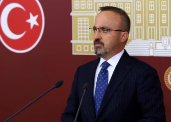 Bülent Turan'dan, CHP'li Özel'e gezi tepkisi