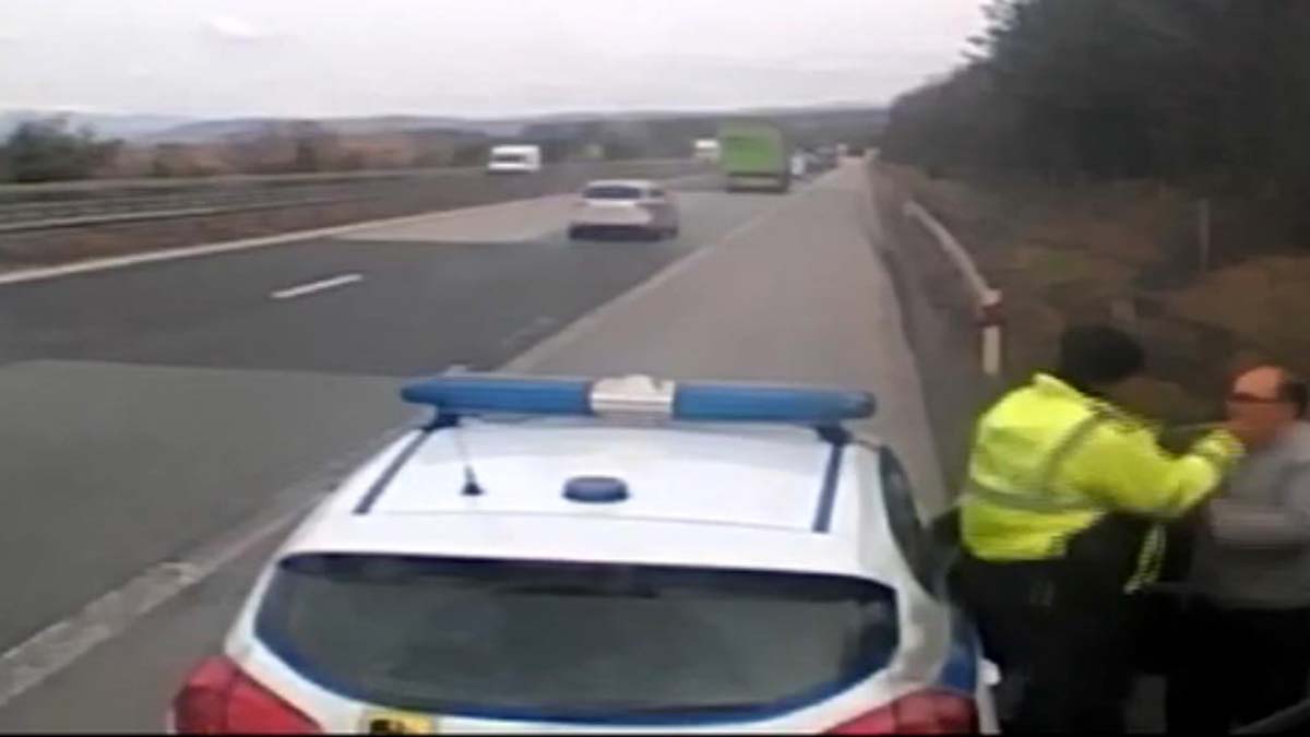 Bulgar polisinden Türk şoföre tokat