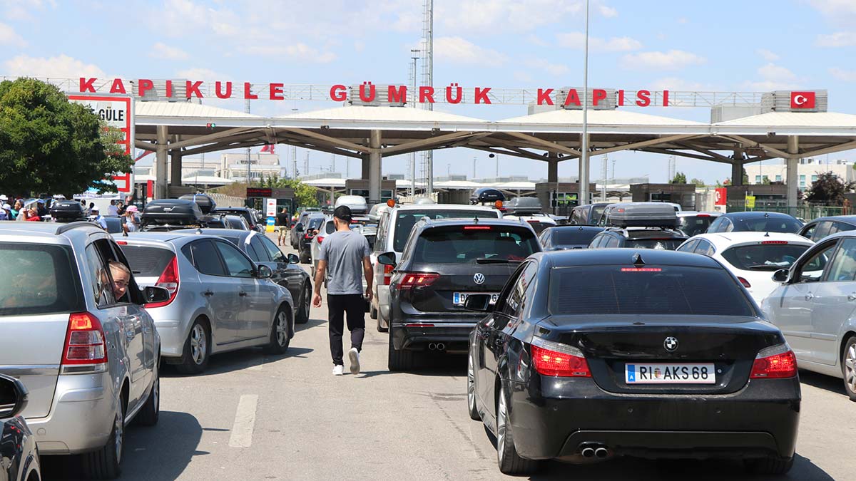 Bulgaristan, aşı sertifikası zorunluluğu kaldırdı