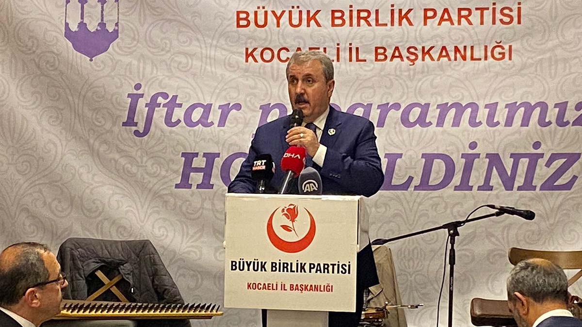 Bunların derdi milleti ayaklandırmaya çalışmak