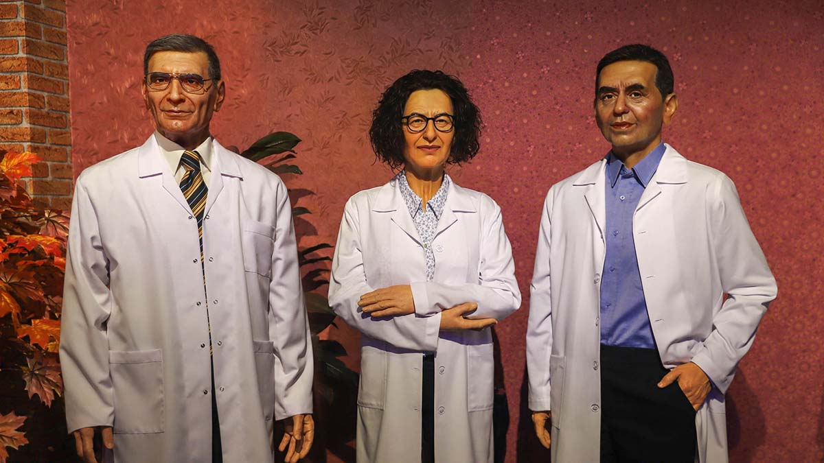 Büyükerşen, bilim insanlarının heykellerini yaptı