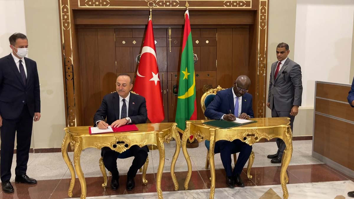 Çavuşoğlu, 'Arsa Değişim Protokolü' imzaladı