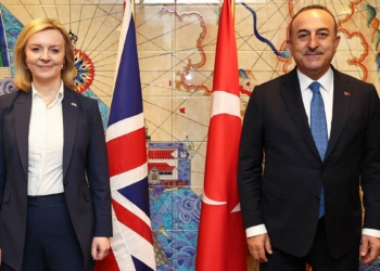 Çavuşoğlu, İngiltere bakanı Truss ile görüştü