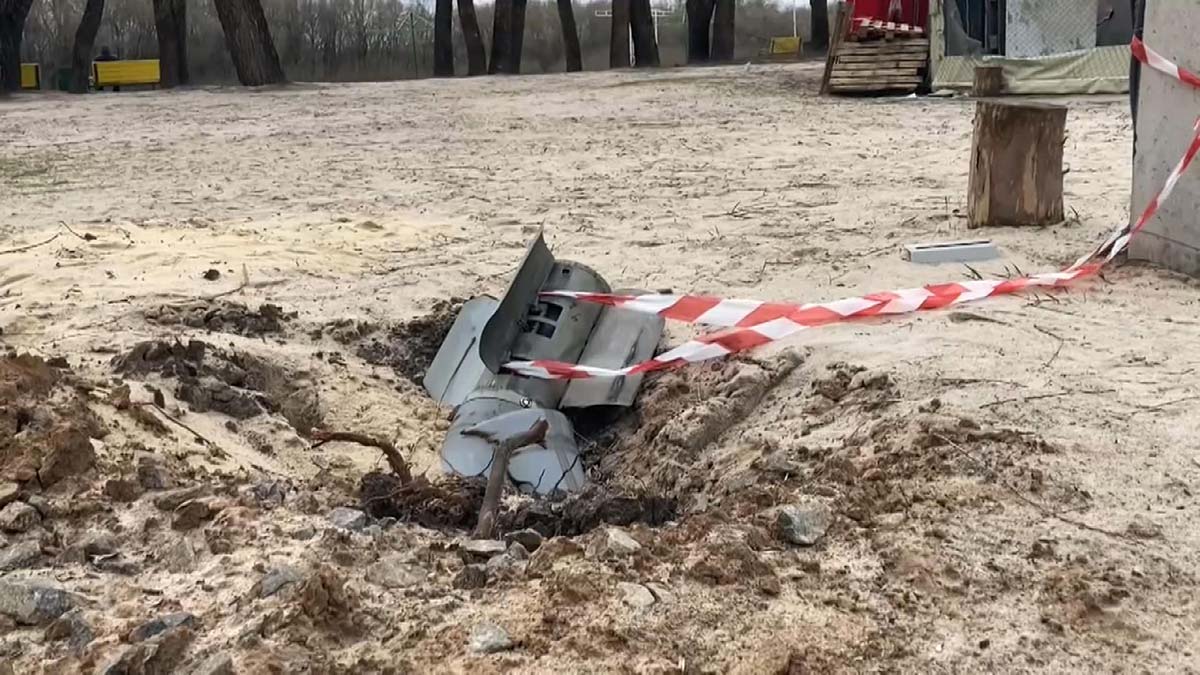 Çernihiv'de nehir kenarında füzeler bulundu
