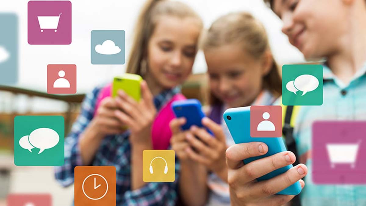 Çocuklar ile sosyal medya hakkında konuşulmalı