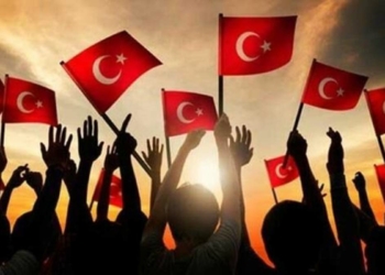 Cumhuriyet sahnesi kuruldu!