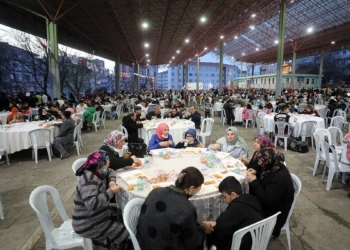 Demetevler sakinleri, iftar sofrasında buluştu