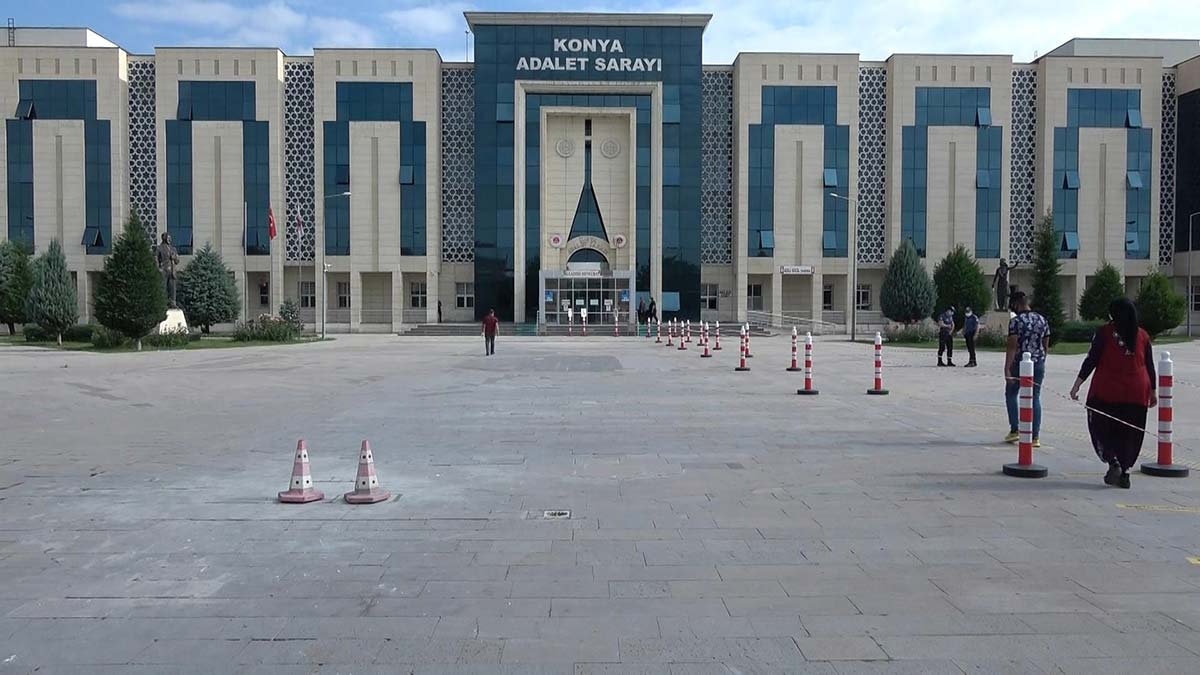 Dini baskı uygulayan müdür yardımcısına şikayet