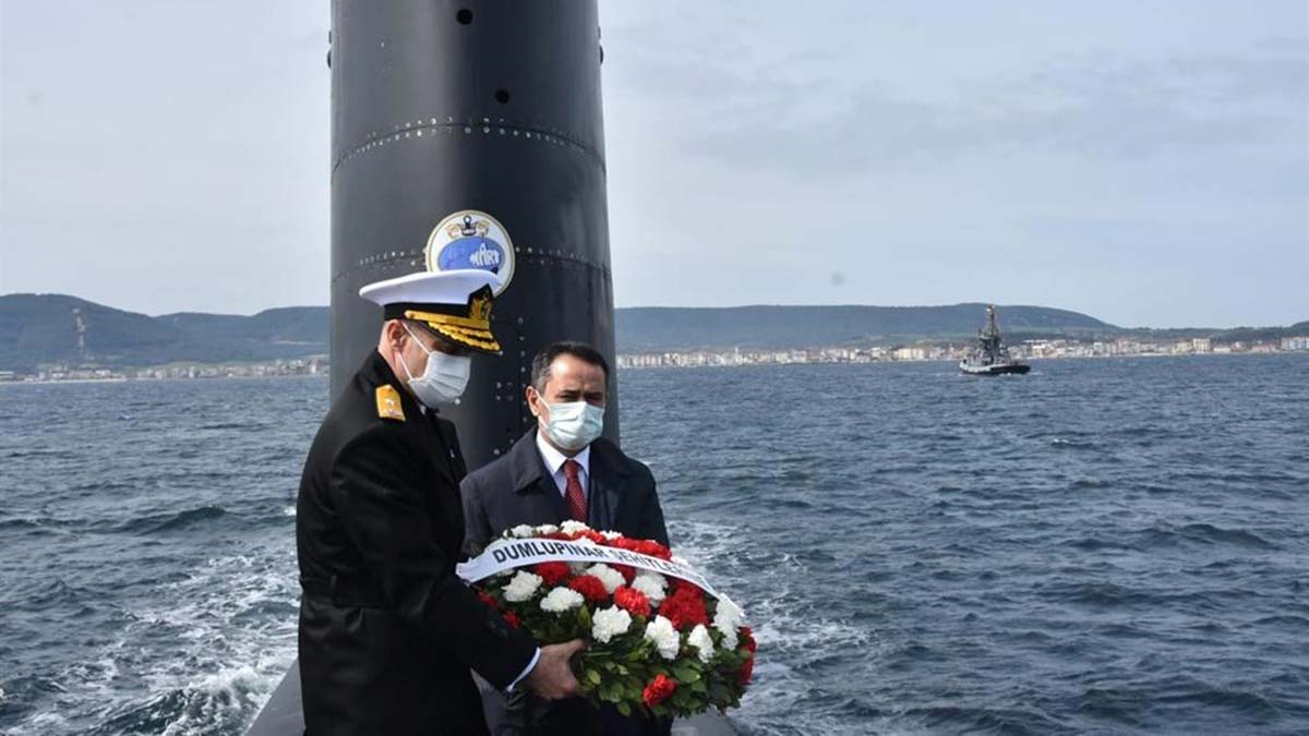 Dumlupınar Denizaltısı şehitleri anıldı