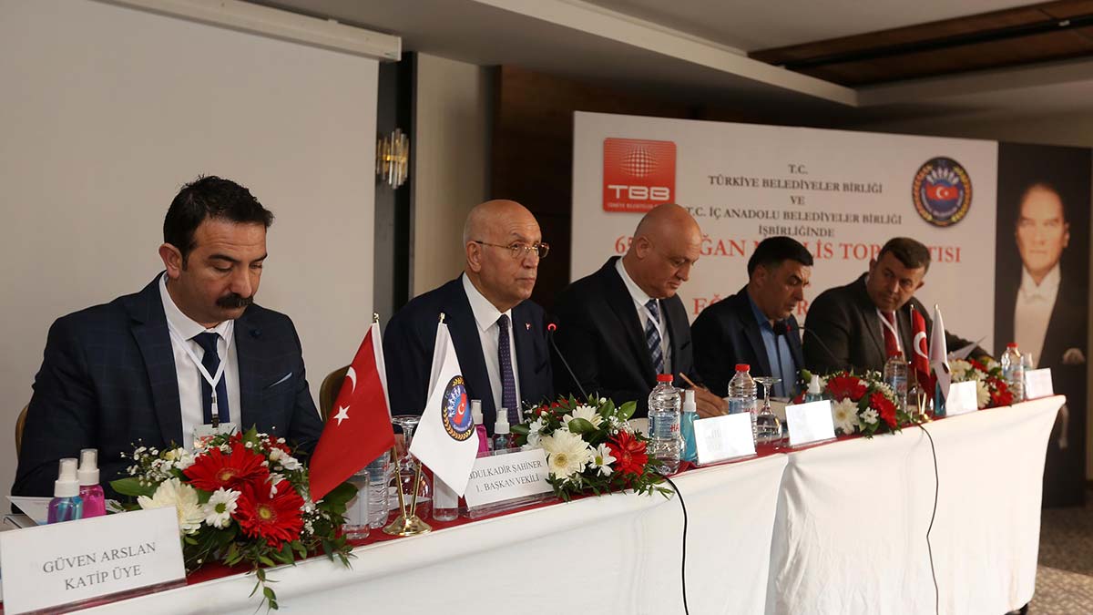 Türkiye Belediyeler Birliği’nin desteğiyle İç Anadolu Belediyeler Birliği (İABB) 65’inci Olağan Meclis Toplantısı, Birlik Genel Başkanı ve Yenimahalle Belediye Başkanı Fethi Yaşar başkanlığında 31 Mart-3 Nisan tarihleri arasında Antalya’da gerçekleştirildi. 4 yeni belediyenin katılımıyla İABB'nin üye sayısı 204’e ulaştı.