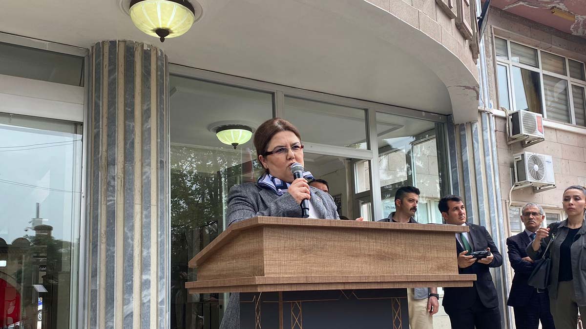 Elimizden geleni milletin hizmetine sunuyoruz