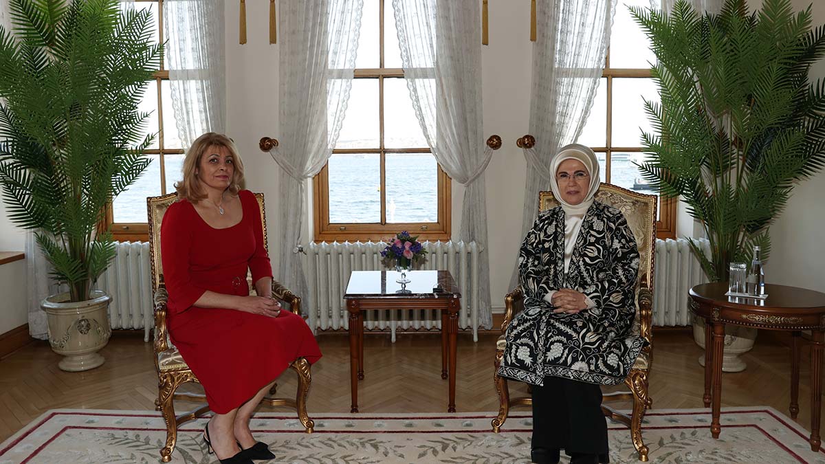 Emine Erdoğan, Rumen Radev'in eşi ile buluştu