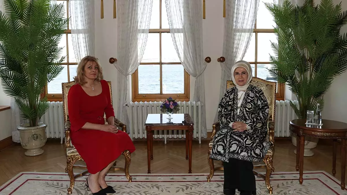 Emine erdoğan, rumen radev'in eşi ile buluştu