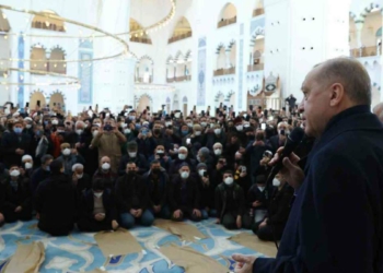 Erdoğan Büyük Çamlıca Camii'nde namaz kıldı