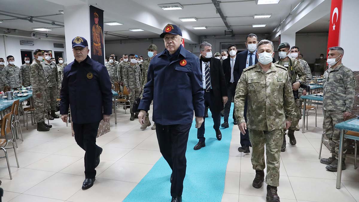 Erdoğan'dan, Yüksekova Mehmetçiğine sürpriz