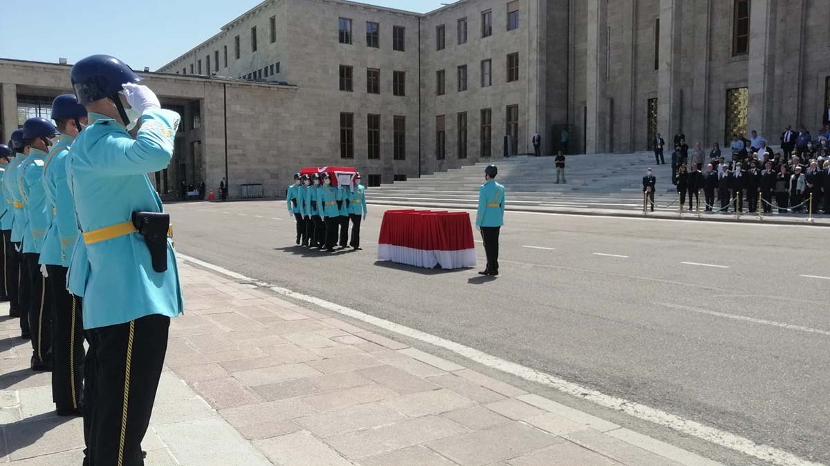Eski milletvekili Delikaya için TBMM'de tören