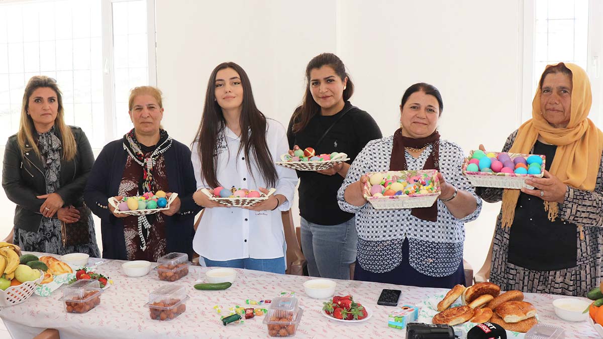 Ezidiler 'Çarşema Sor Bayramı'nı kutladı