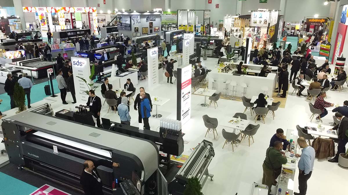 FESPA Eurasia, 9 milyar dolarlık sektörübu yıl daha büyük alanda buluşturacak. Avrasya Bölgesi’nin lider baskı fuarı FESPA Eurasia, bu yıl 1-4 Aralık 2022 tarihleri arasında baskı dünyasını dokuzuncu kez bir araya getirecek.