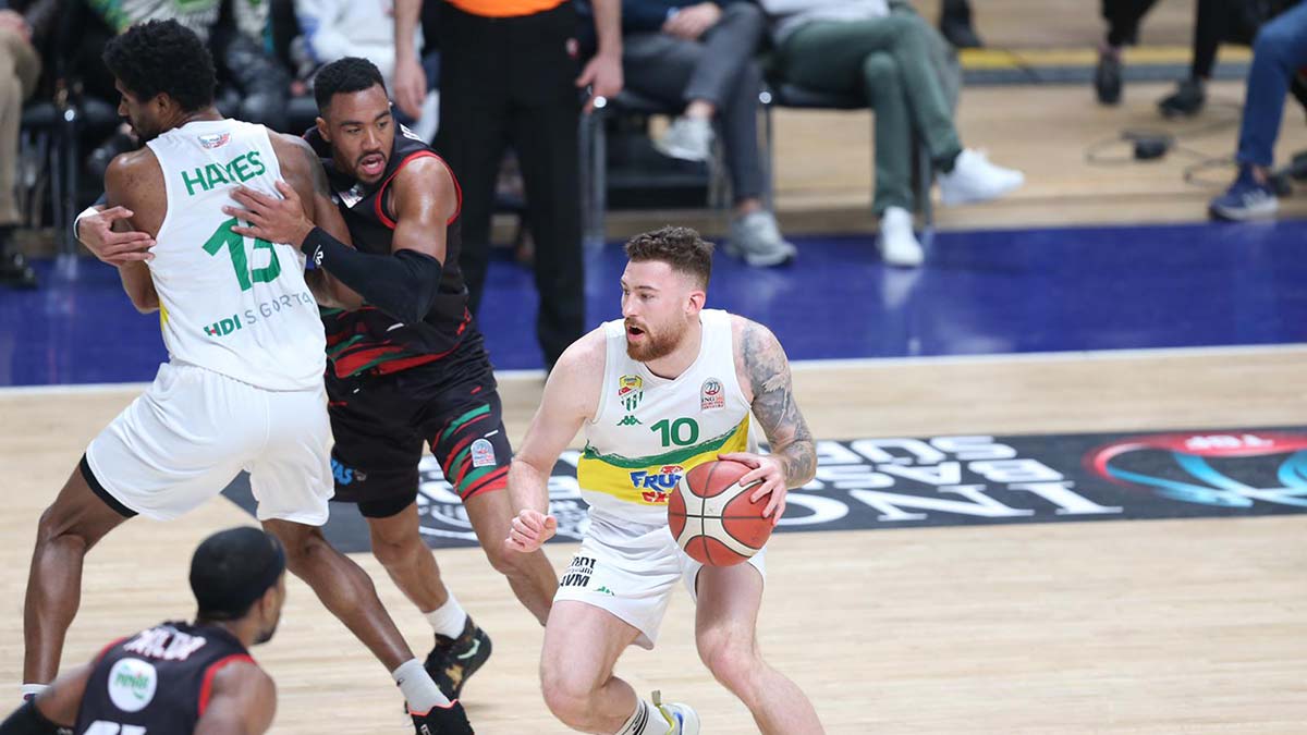 Frutti Extra Bursaspor - Pınar Karşıyaka: 84-77