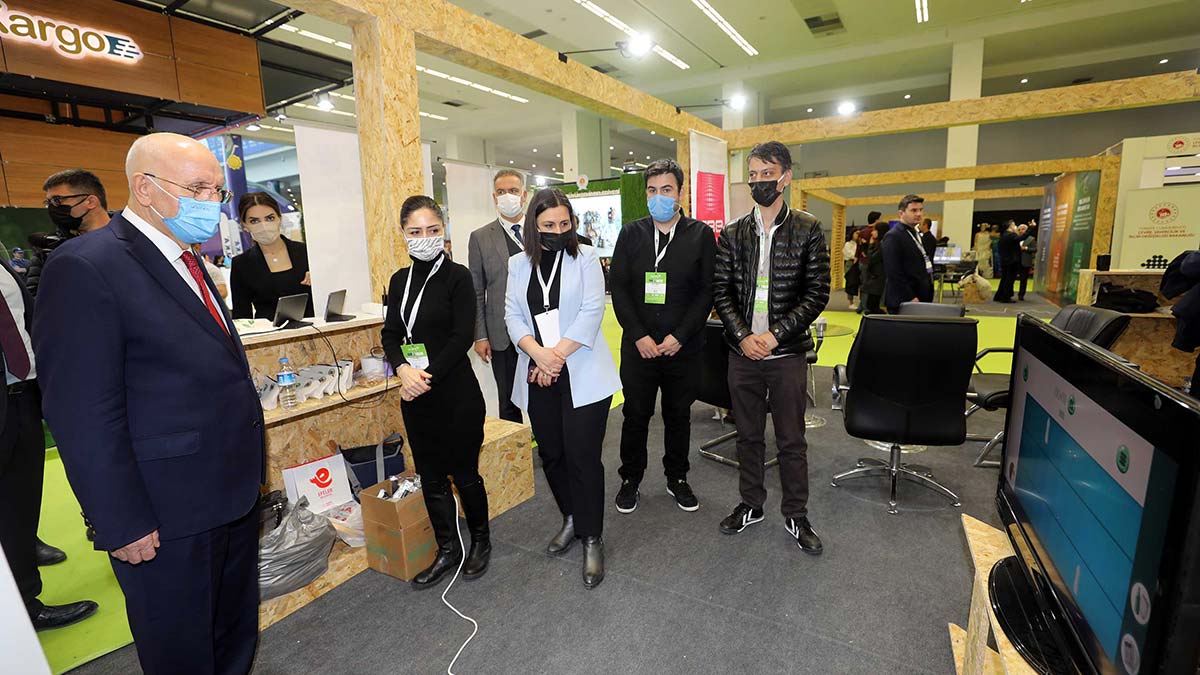 Fethi Yaşar EKO İklim fuarını gezdi