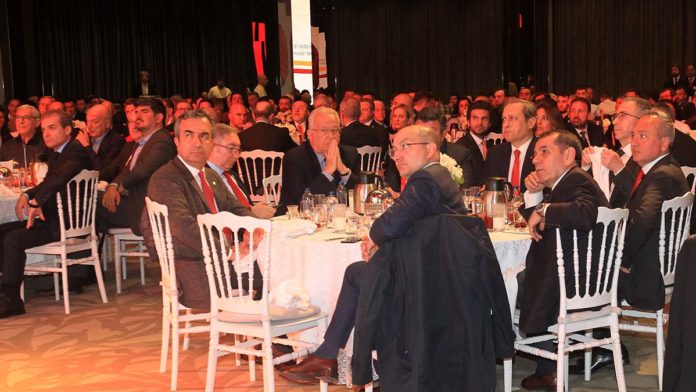 Galatasaray camiası, iftar yemeğinde buluştu