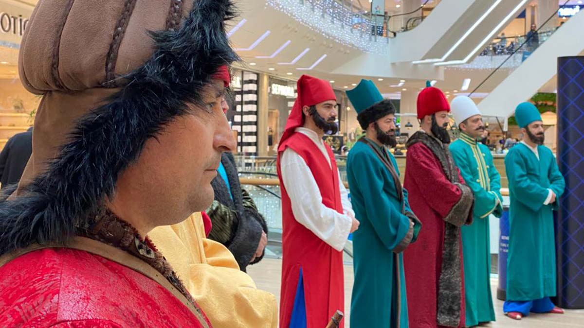 Geçmişten bugüne polis kıyafetleri tanıtıldı