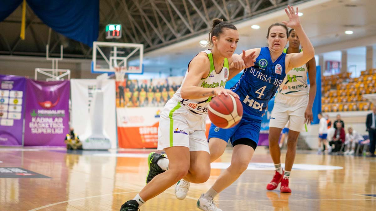 Nesibe Aydın sezonu 4. sırada tamamladı