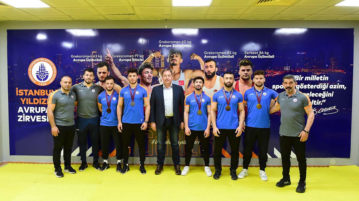 İBB Spor Başkanı, milli güreşçiler ile buluştu