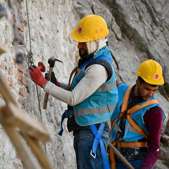 Kültür ve Tabiat Varlıkları Daire Başkanlığı, Roma Tiyatrosu’nun sol tarafında yer alan Roma Dönemi’ne ait çok sayıda tarihi tabakanın ortaya çıkarıldığı alanı ‘Arkeopark Açık Hava Müzesi’ olarak turizme kazandıracak.