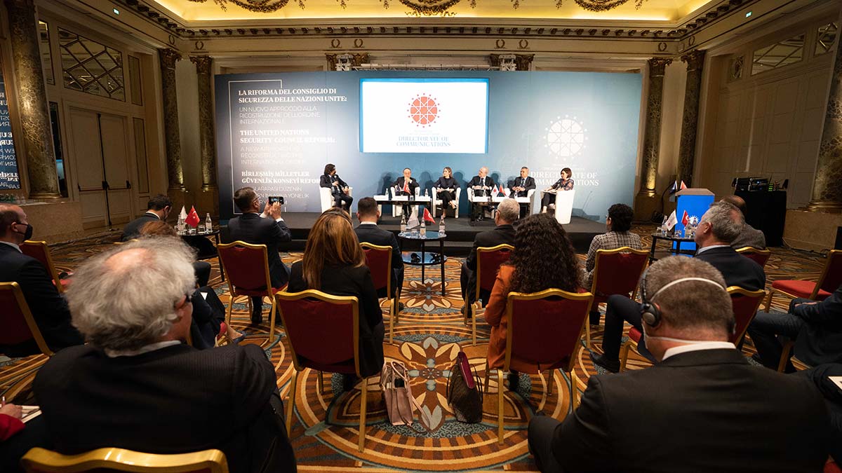 İletişim Başkanlığı İtalya'da panel düzenledi