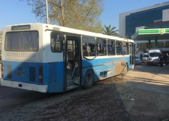 İnfaz koruma memurlarını taşıyan otobüste patlama