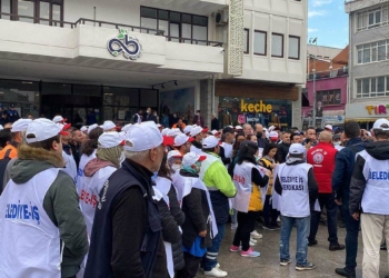 İş Sendikasından Çorlu Belediyesi önünde protesto