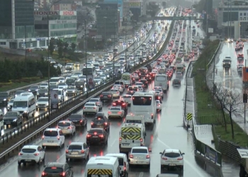 İstanbul'da trafik yoğunluğu yüzde 80'ne ulaştı
