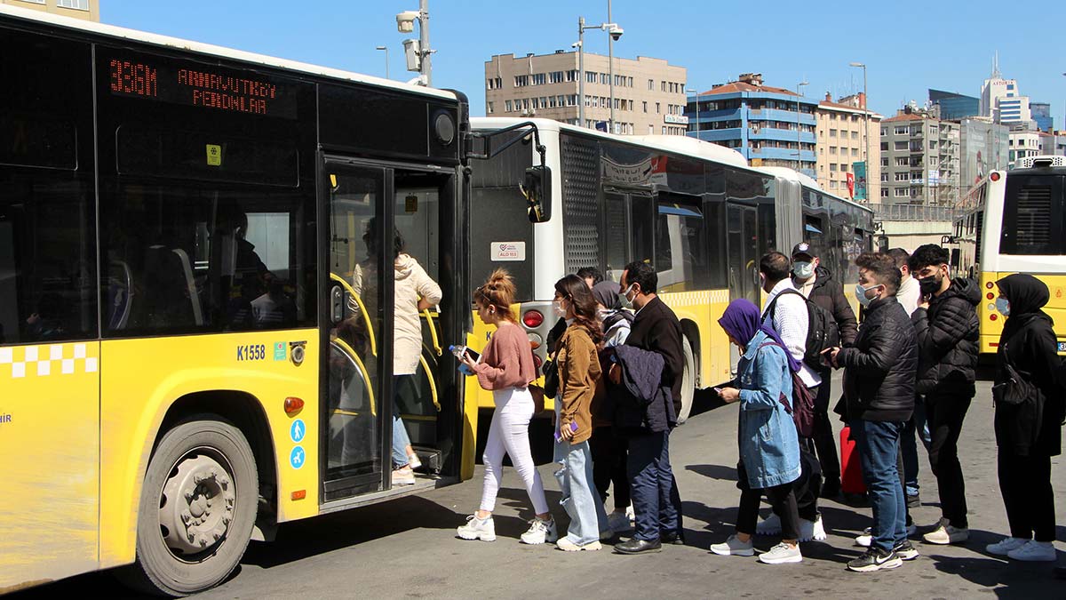 İstanbul'da, zamlı yolculuk başladı