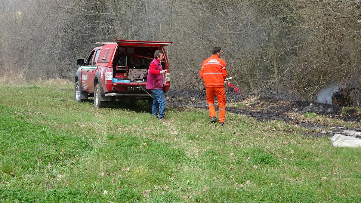 İzmit'te otluk yangını, 2 saatte söndürüldü