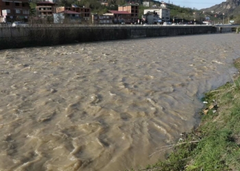 Kar erimesi derelerde taşkın riskini artırdı