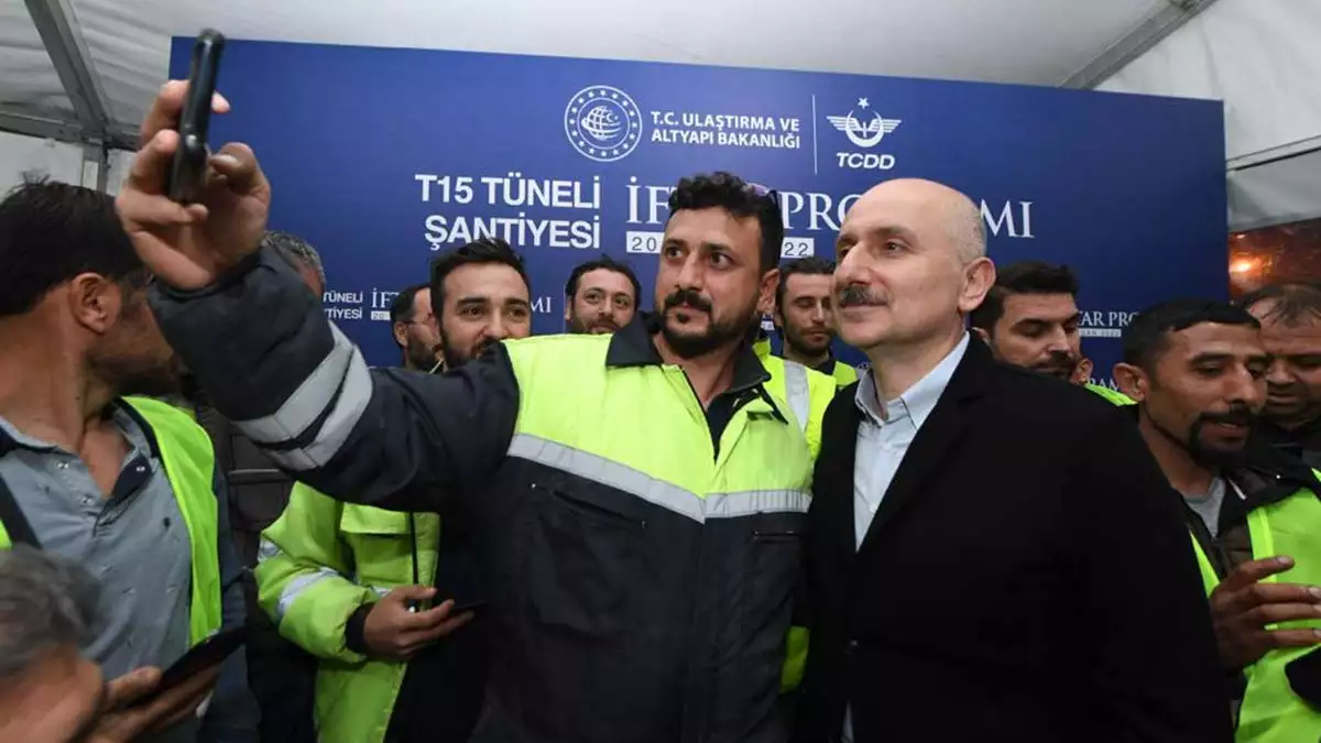 Karaismailoglu yht tuneli iscileriyle iftar yapti 3 - yerel haberler - haberton
